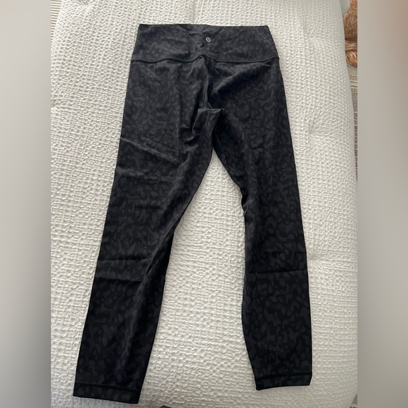 Lululemon Wunder Under tight legging 10 camo EUC - Picture 4 of 4